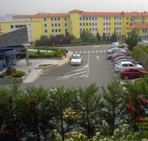 La lista de espera para operarse en el hospital Monte Naranco crece un 15%