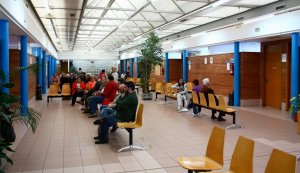 Los asturianos esperan unos 11 minutos por el médico en el centro de salud