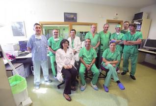 Cirujanos de Argentina y Uruguay aprenden en el HUCA a implantar la válvula aórtica