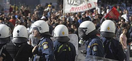 Masivo seguimiento de la huelga en Grecia contra los recortes