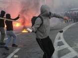 Piedras contra la policía griega