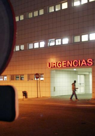 La entrada a urgencias del Hospital San Agustín de Avilés.