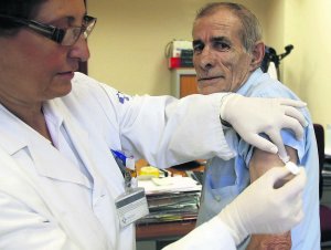Asturias compra 227.000 vacunas contra la gripe, 4.480 menos que la campaña anterior