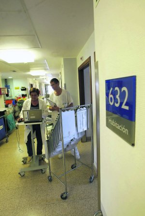 El Hospital San Agustín dobla el número de habitaciones individuales para pacientes