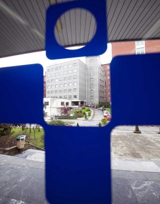 Vista parcial del Hospital Central de Asturias.